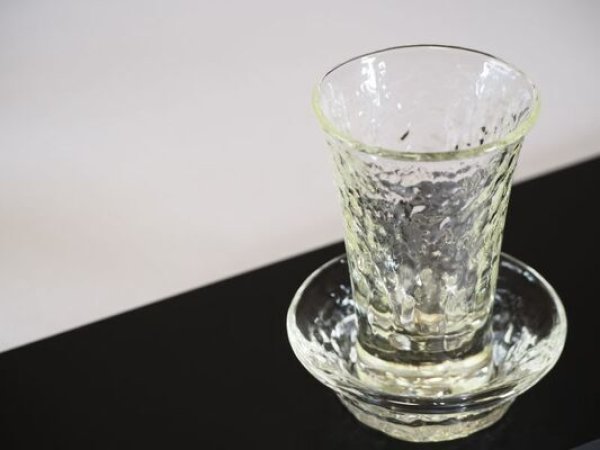 白瑠璃ガラス 雫文様もっきり