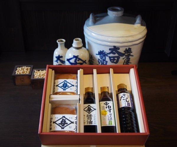 太田屋セット　※後ろの徳利や枡等は含まれません